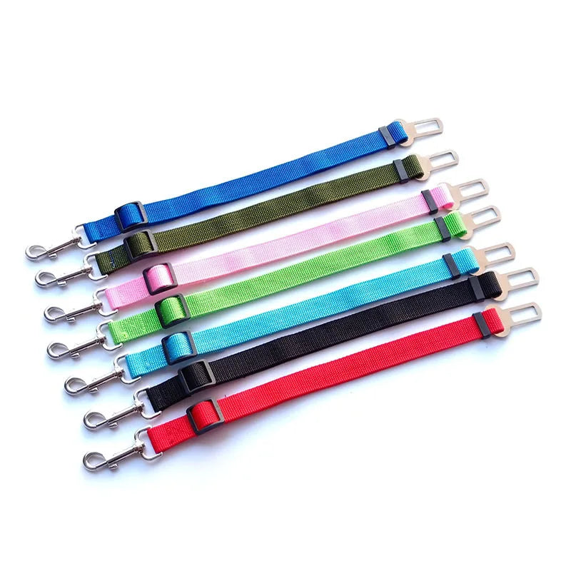 Cinto de segurança ajustável para cães e gatos.